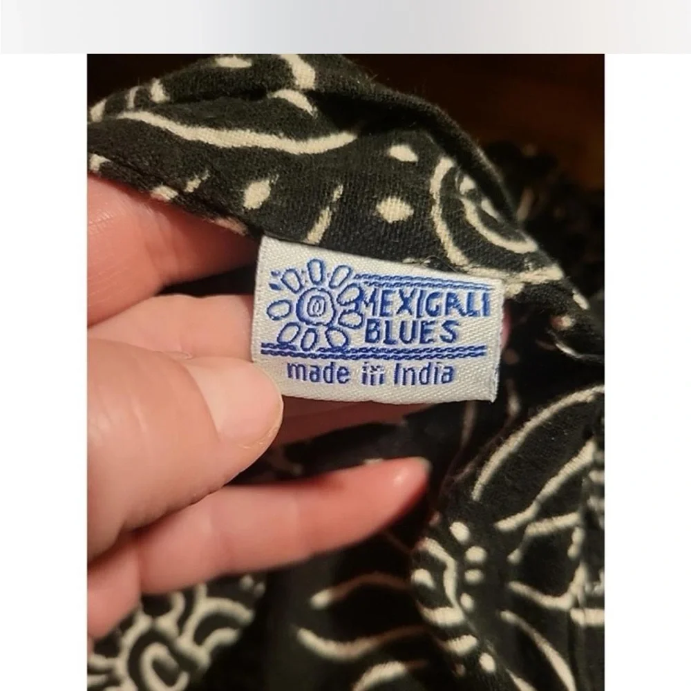 Elegant Black and White Patterned Maxi Skirt - Picture 3 of 8